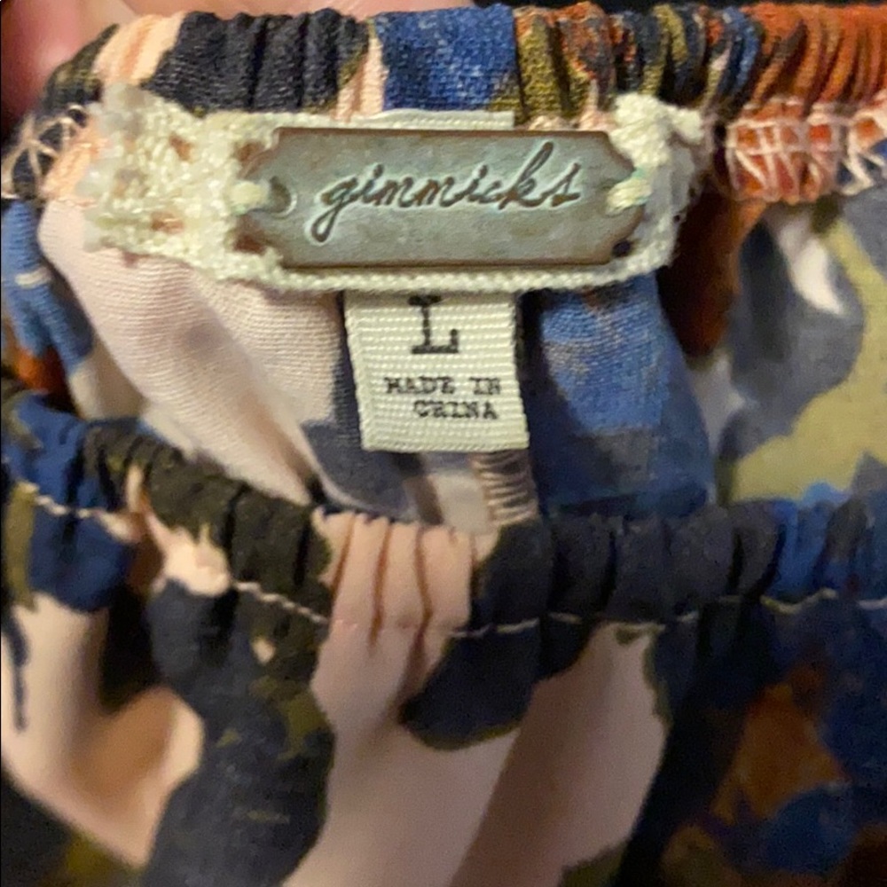 Adorable off the shoulder top by gimmicks